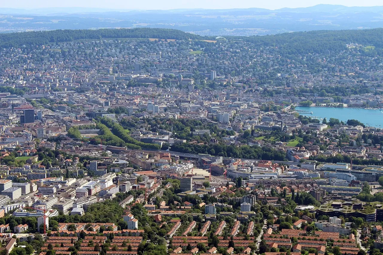 Panoramic view of Zurich and Lake Zurich from Uetliberg